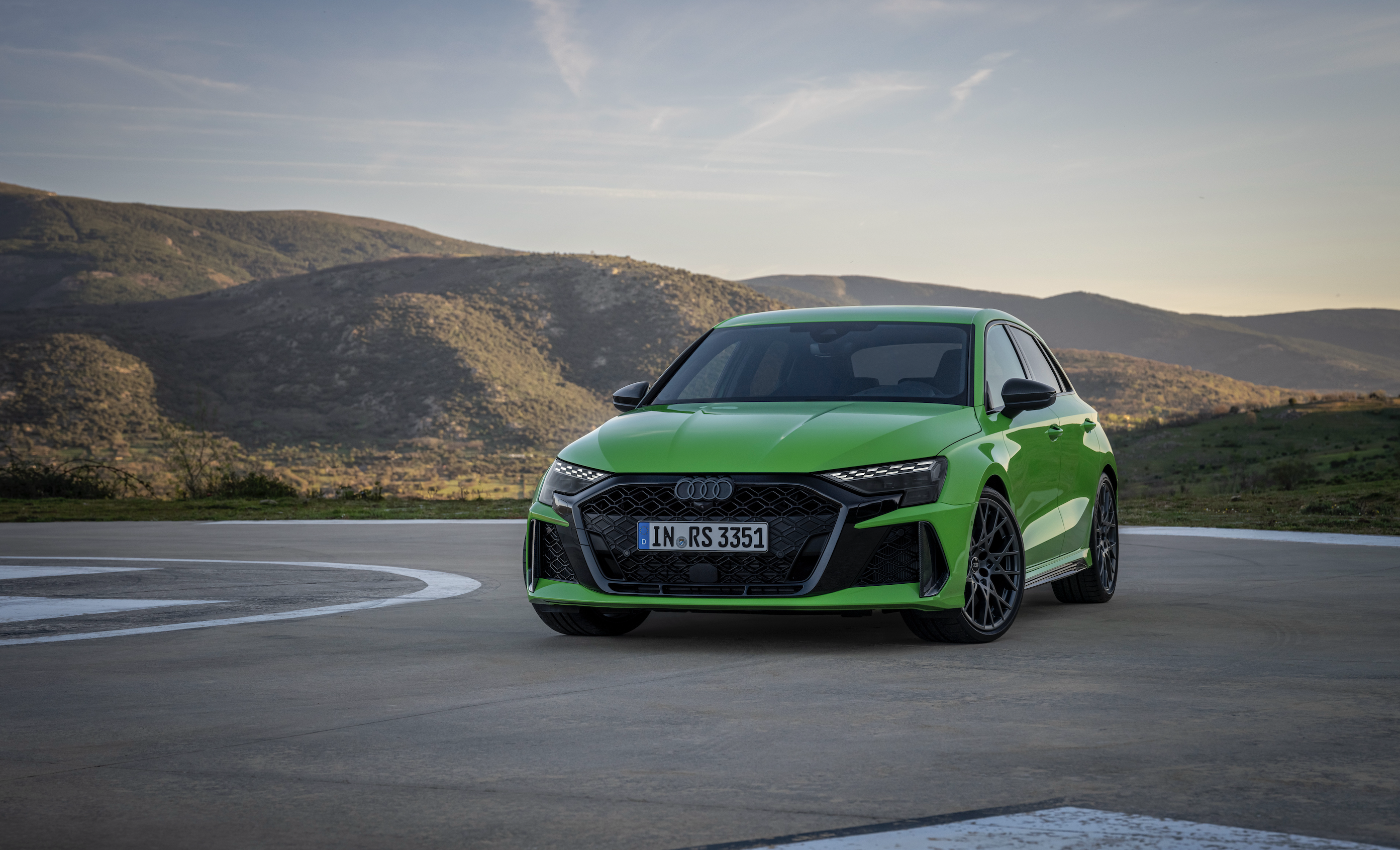 Audi RS 3 2024 | Facelift | RS3 Sportback | RS3 Limuzína | sportovní hot hatch | blog | první rezervace | nové auto | AUTOiBUY.com